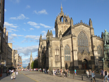 The High Kirk of Edinburgh in the sunshine